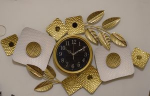 DSC_0686 Contemporary Gold & White Designer Wall Clock with Leaf Motif