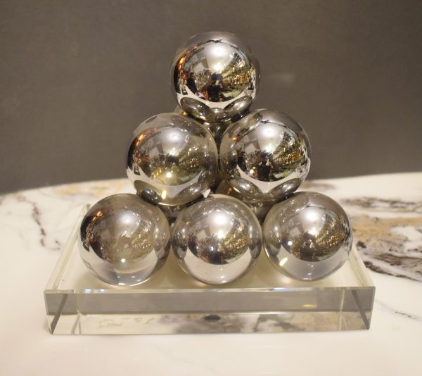 DSC_0898 Pyramid of Polished Chrome Spheres